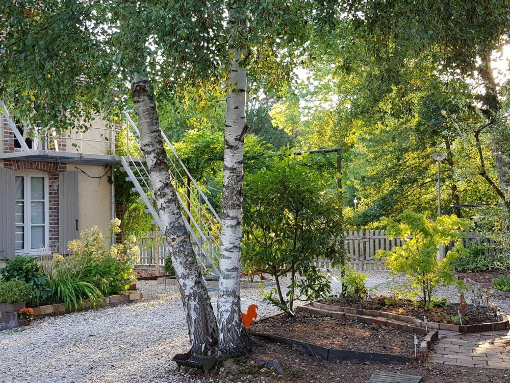 Bed and Breakfast Magnolia-house Louesme Esterno foto